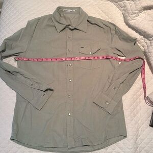 Criquet men’s long sleeve button down in light green - medium